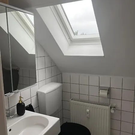 25 Qm Ferienwohnung Neuss Furth Exterior photo